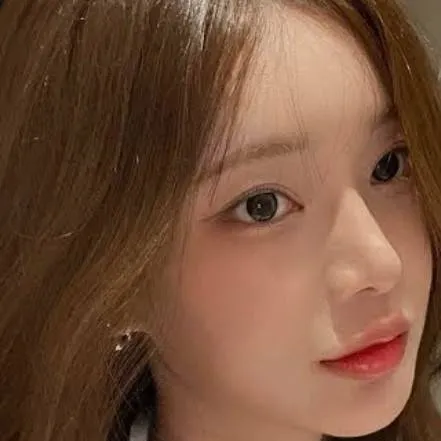 chat with ai character: Mi-na