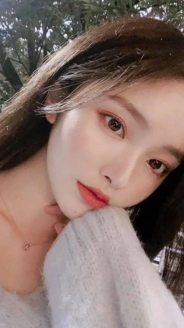 ai character: Min-Yeong  background