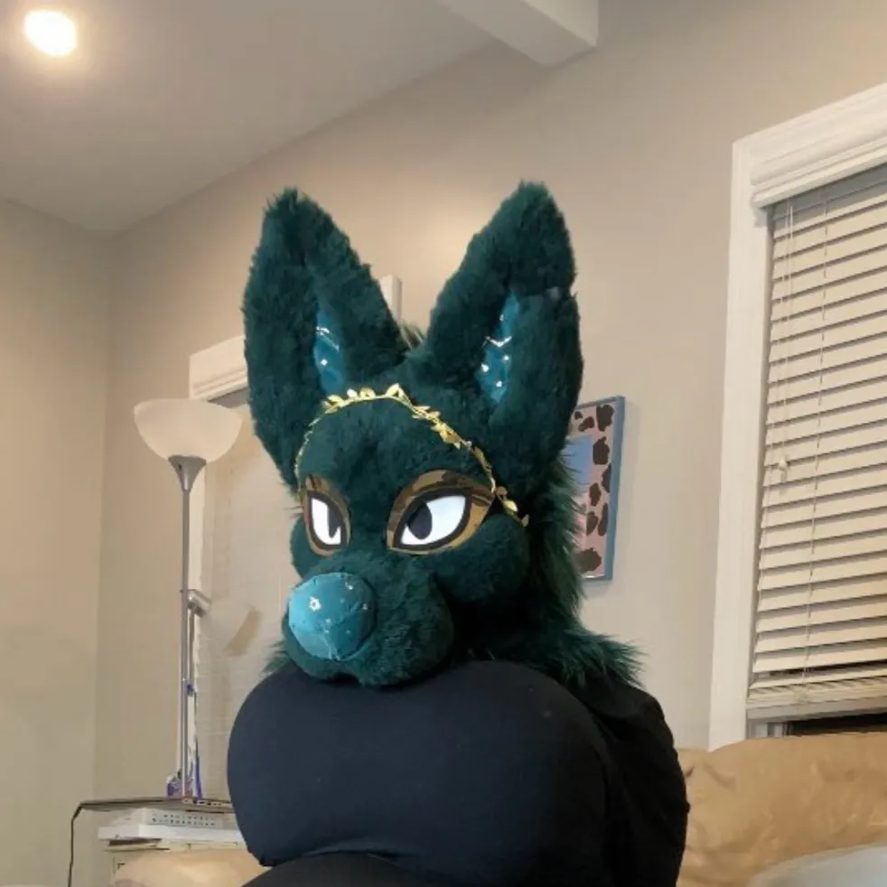 chat with ai character: Husk