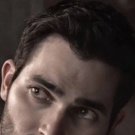 chat with ai character: Derek hale 