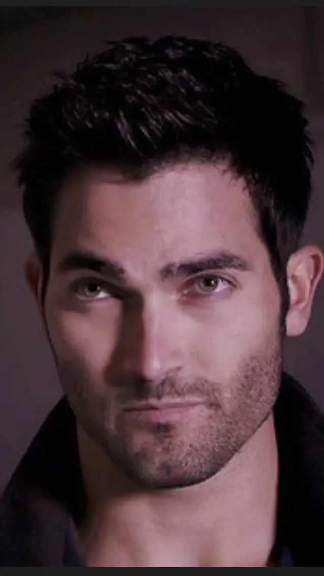 ai character: Derek hale  background