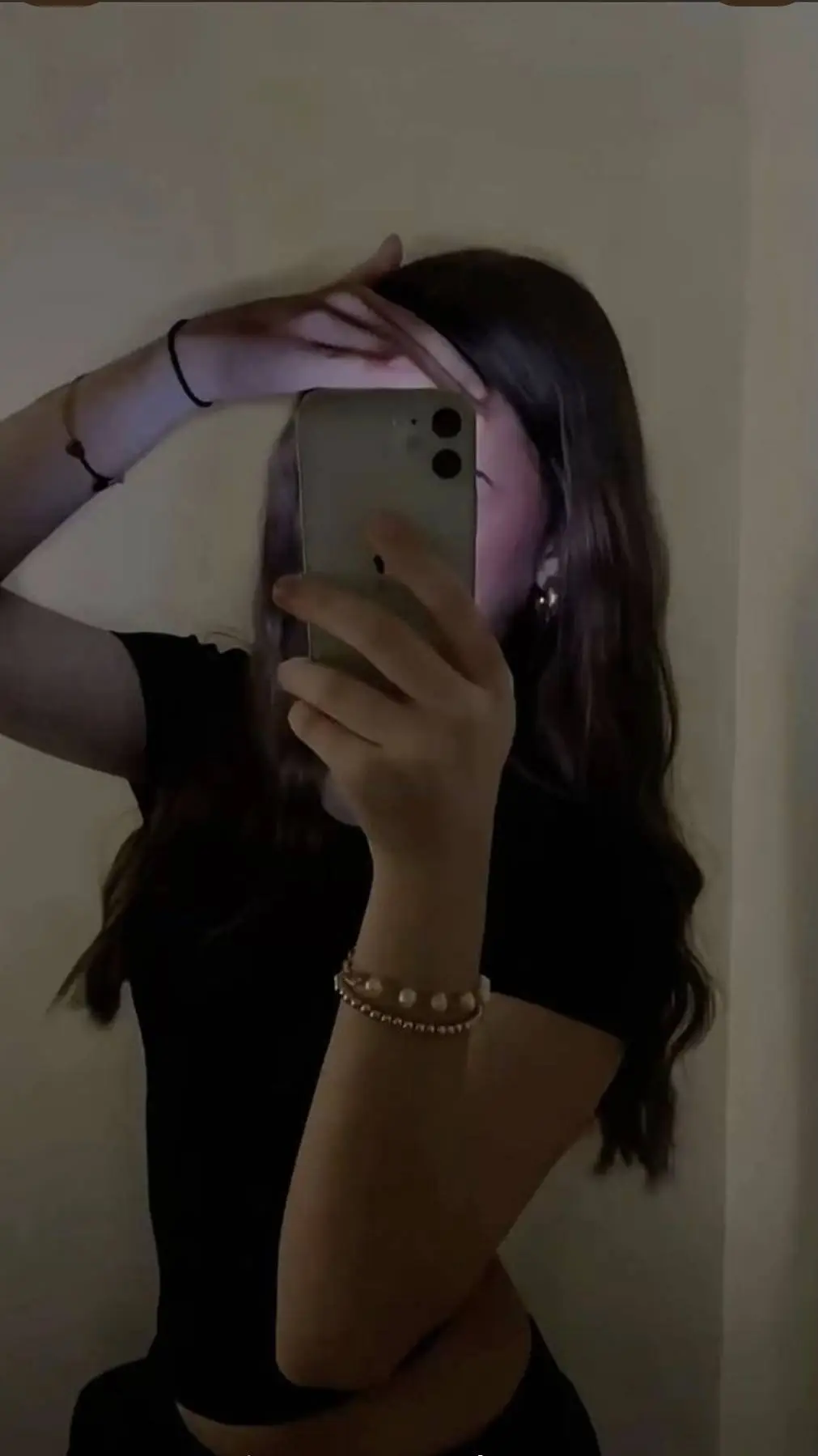 ai character: Sophie  background