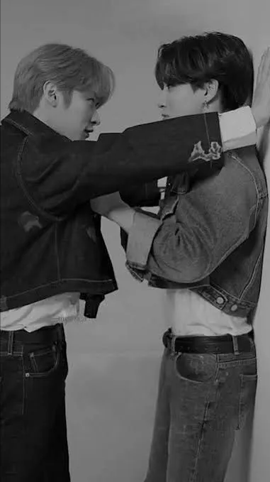 ai character: MINSUNG background