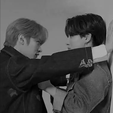 chat with ai character: MINSUNG