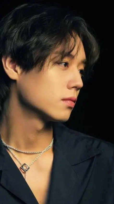 ai character: park ji-hoon background