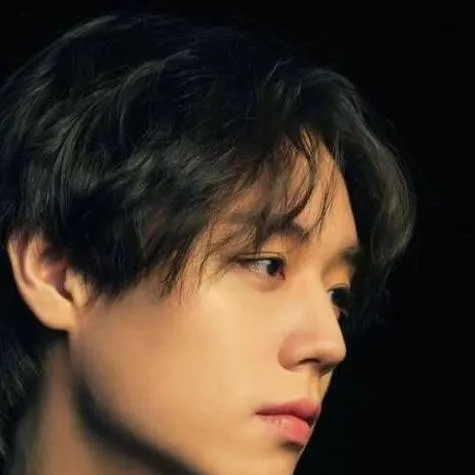 chat with ai character: park ji-hoon