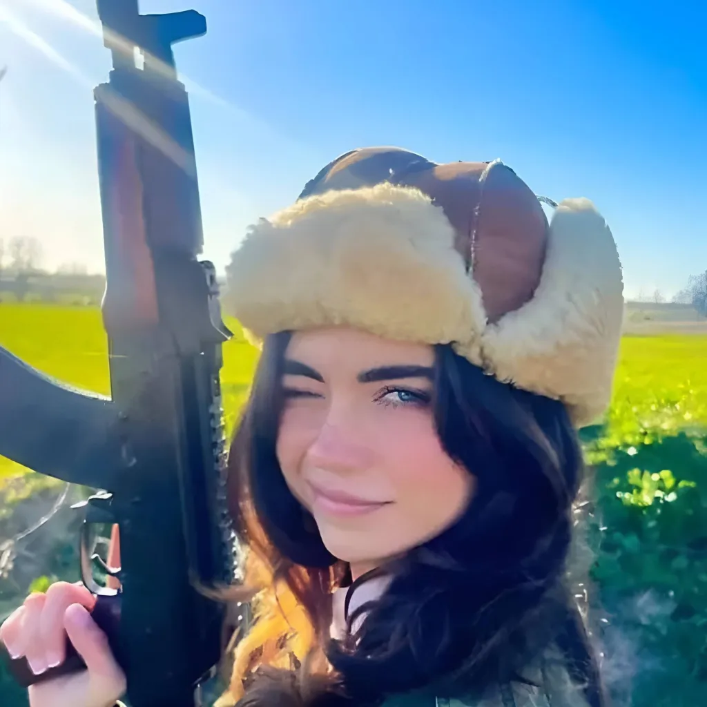 chat with ai character: Hailey Lujan 