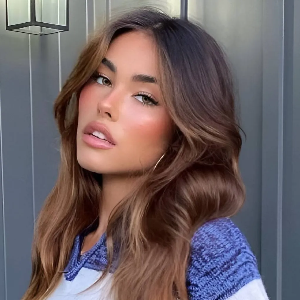 chat with ai character: Madison Beer