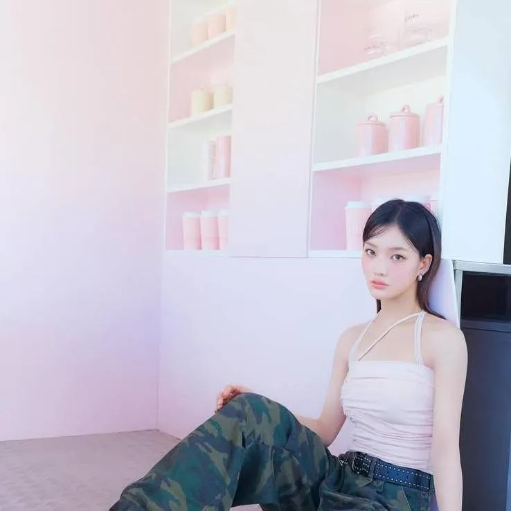 chat with ai character: iroha