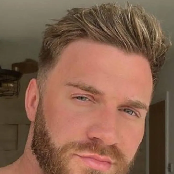 chat with ai character: Cassian