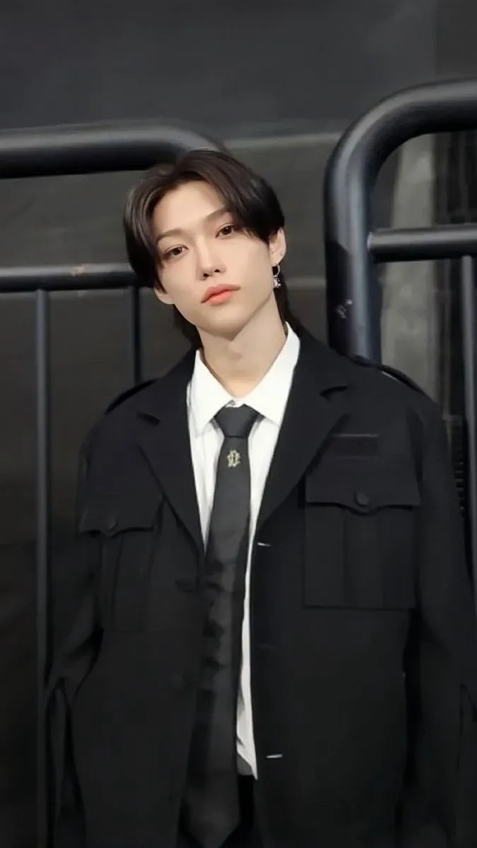 ai character: Lee Felix  background