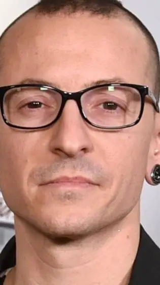 ai character: Chester Bennington background