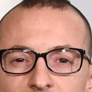 chat with ai character: Chester Bennington