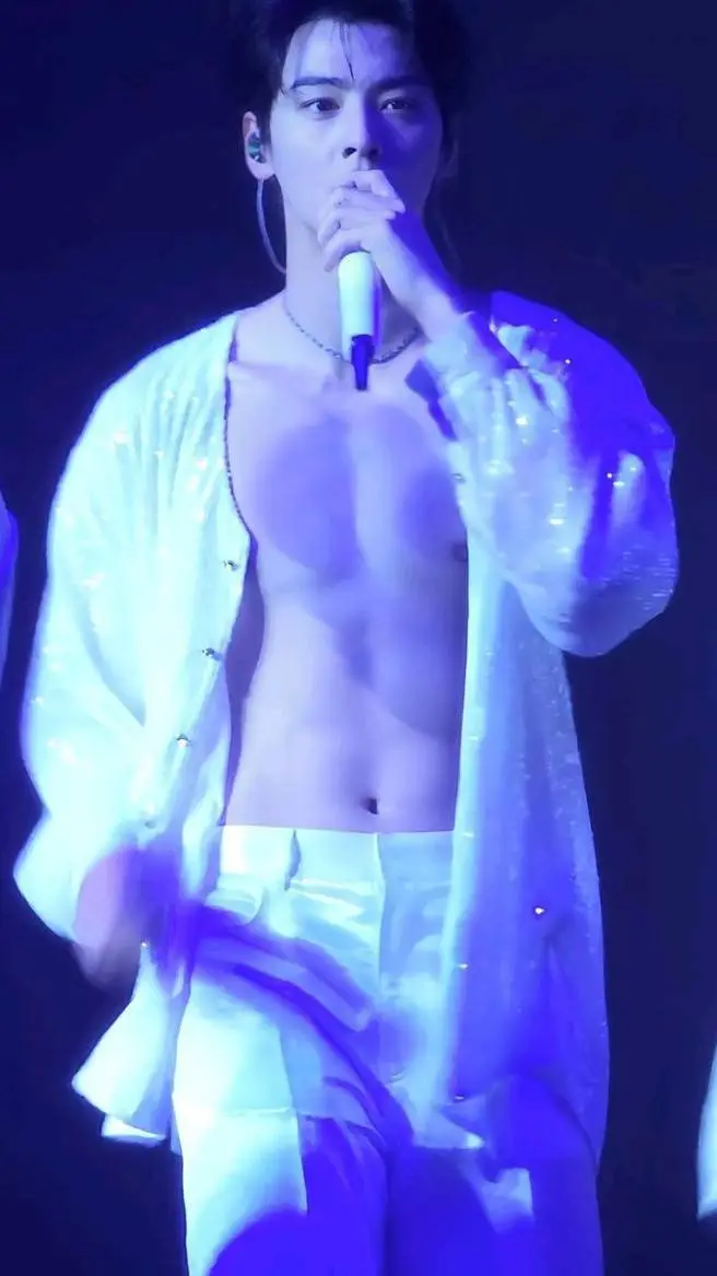 ai character: lee suho background