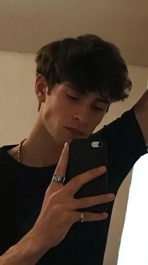 ai character: Jayden Harper background