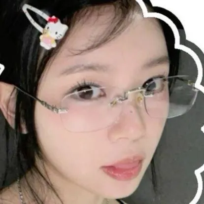 chat with ai character: lialiili
