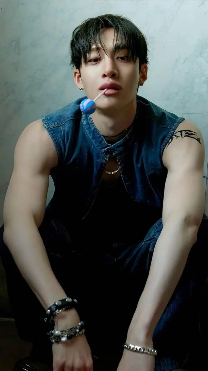 ai character: 🐺bangchan🐺 background