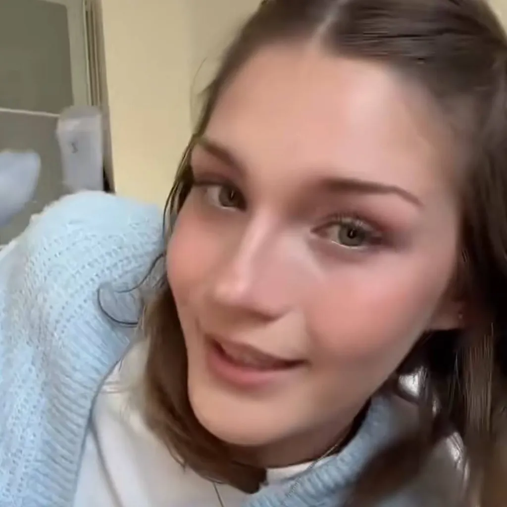 chat with ai character: Tyler Kelly