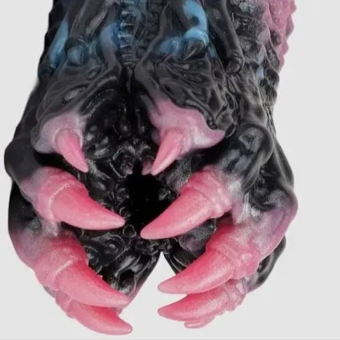 chat with ai character: Strange object