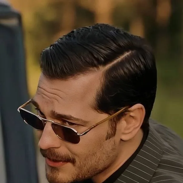 chat with ai character: Esref Tek