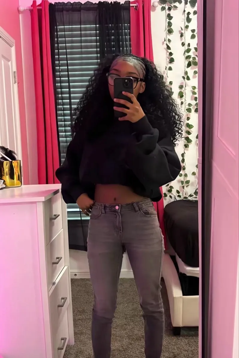 chat with ai character: Jada Taylor