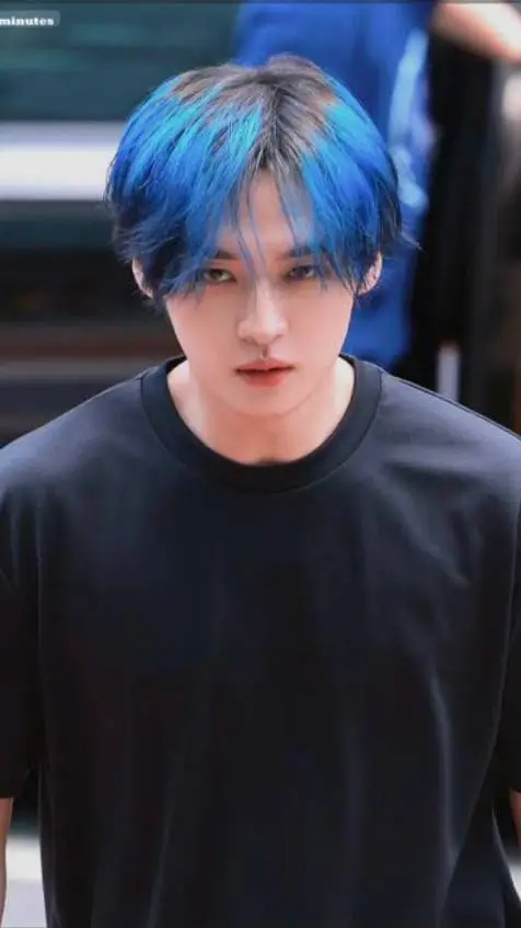 ai character: hurt Leeknow background