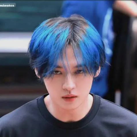 chat with ai character: hurt Leeknow