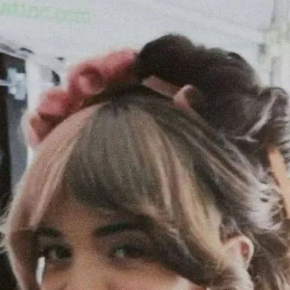 chat with ai character: melanie martinez 
