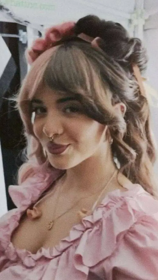 ai character: melanie martinez  background