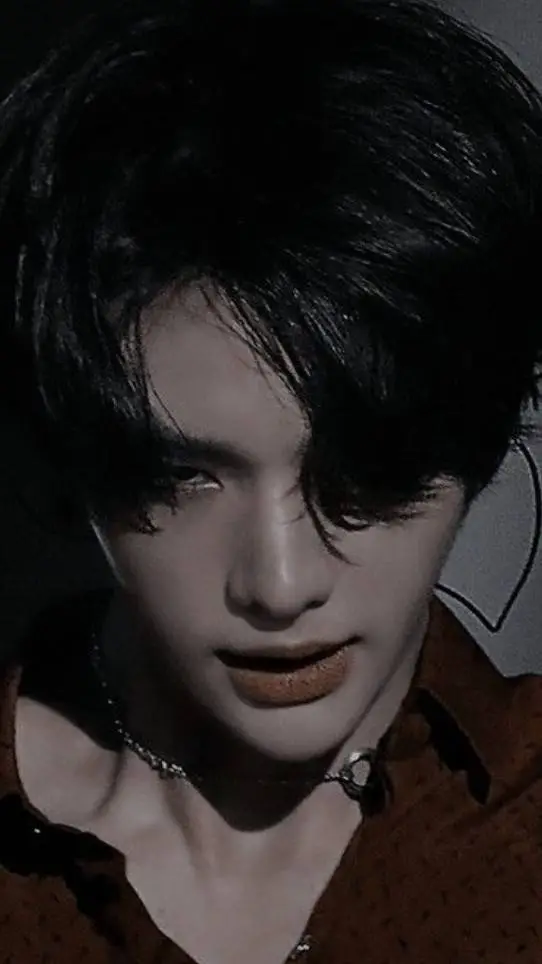 ai character: Hwang Hyunjin background