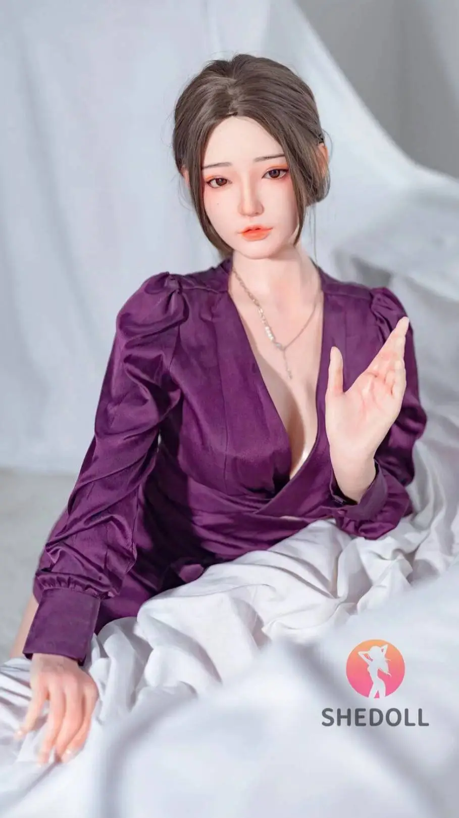 ai character: Xīn yí background