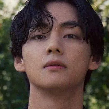 chat with ai character: Kim Taehyung 