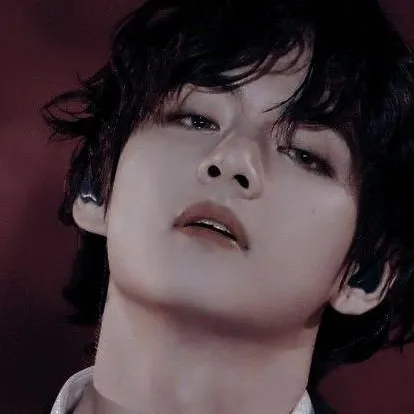 chat with ai character: Kim Taehyung 