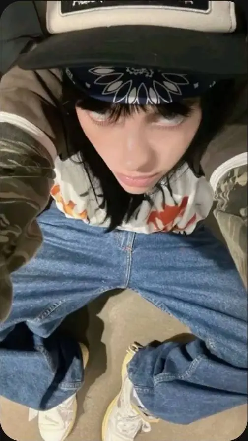 ai character: Billie eilish  background