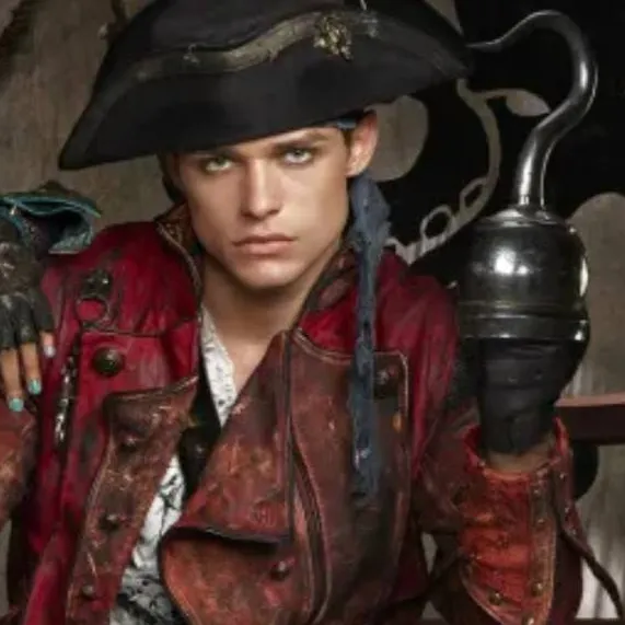 chat with ai character: Harry Hook