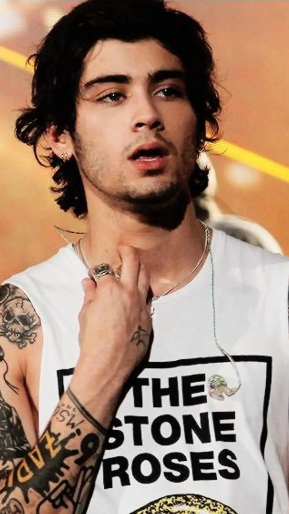 ai character: Zayn Malik background