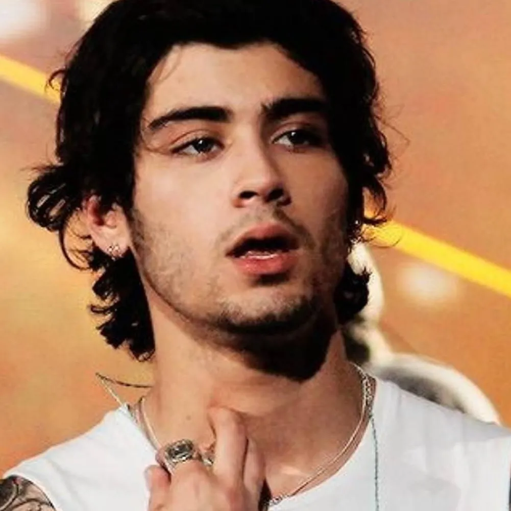 chat with ai character: Zayn Malik