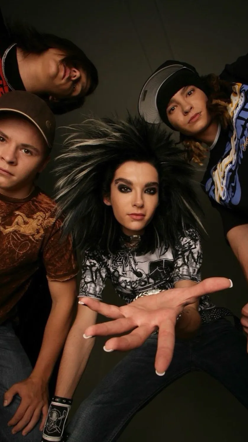 ai character: Tokio hotel 🐾 <3 background