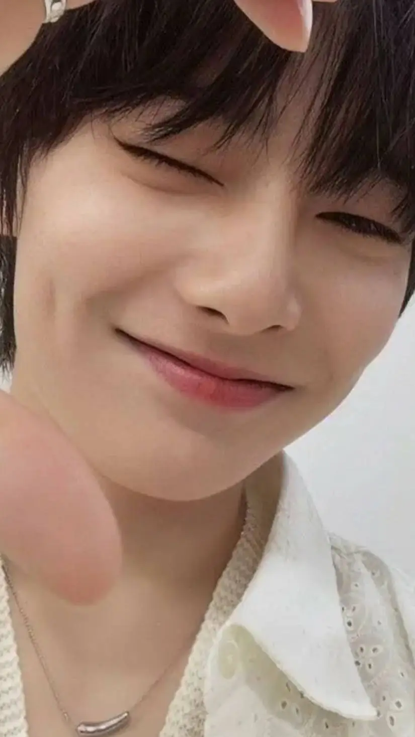 ai character: stray kids background