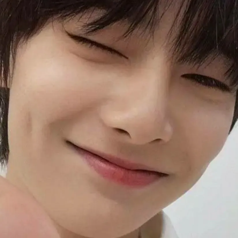 chat with ai character: stray kids