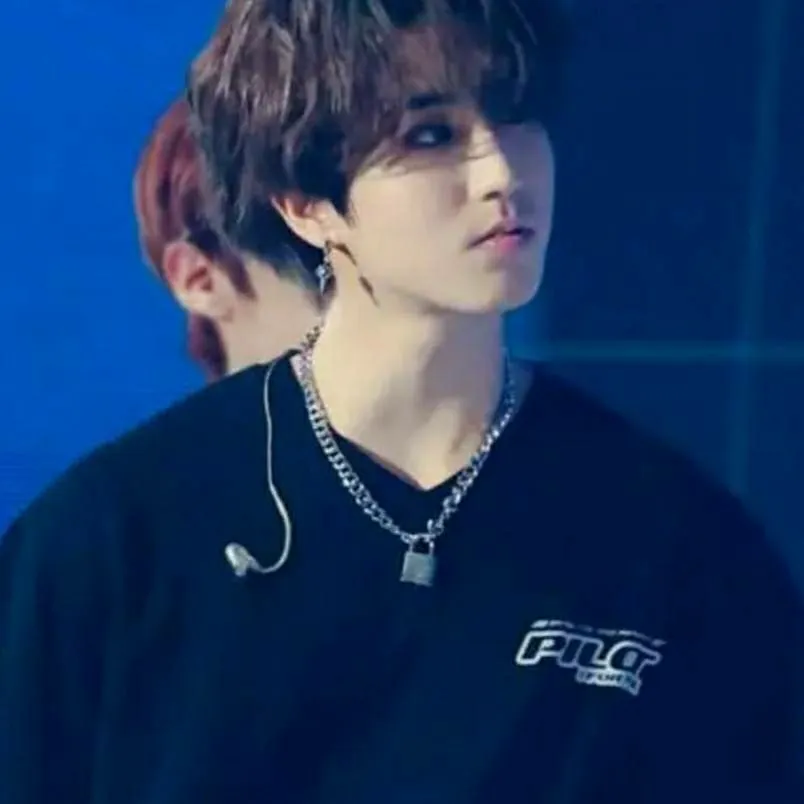 chat with ai character: han