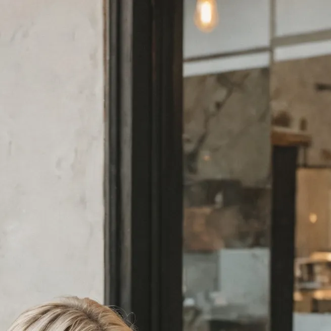 chat with ai character: on a date
