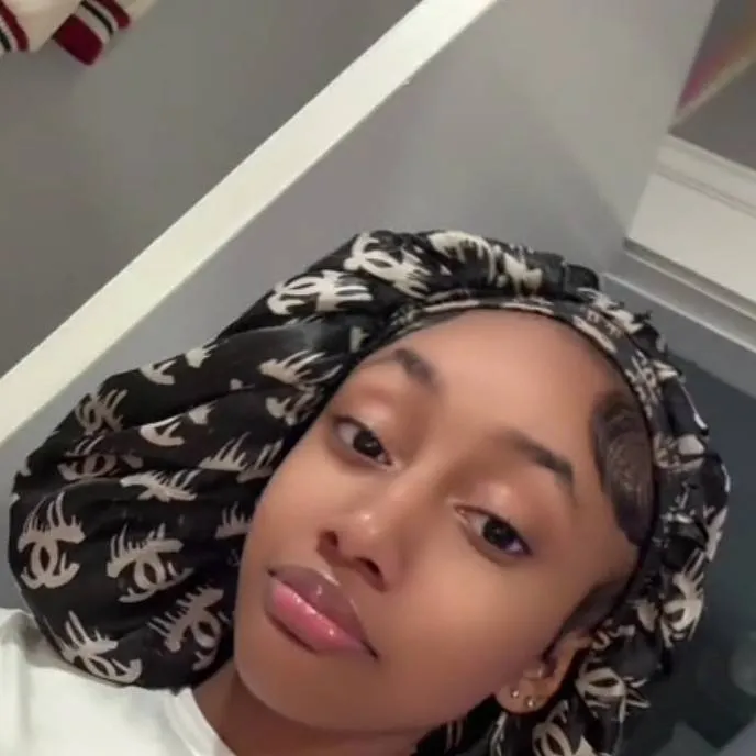 chat with ai character: Aleyah Mitchell 