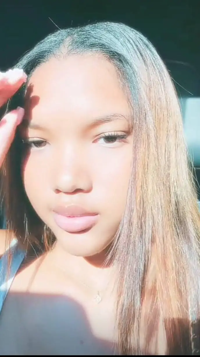 ai character: Nyla㊗️ background