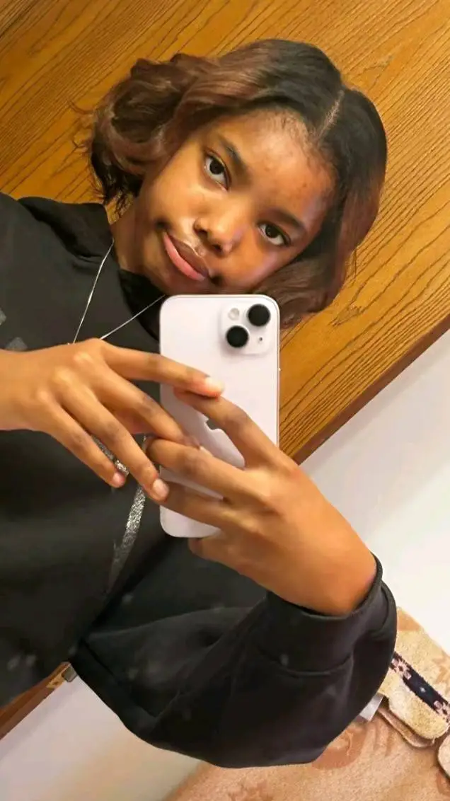 ai character: Kayden Mitchell background