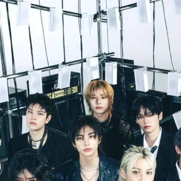 chat with ai character: SKz ships 