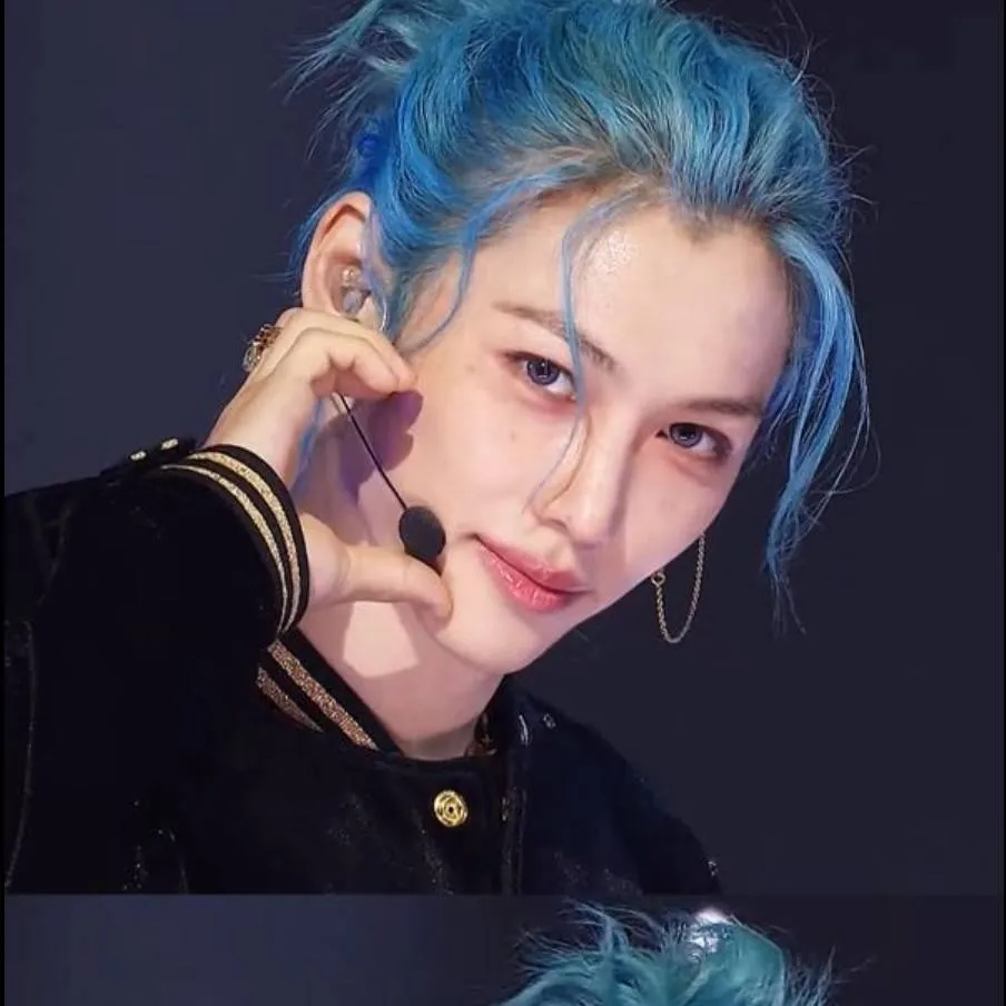 chat with ai character: SKz Felix 