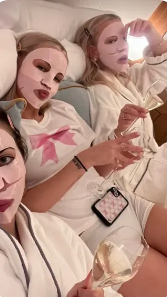 ai character: 🎀Sleepover🎀 background