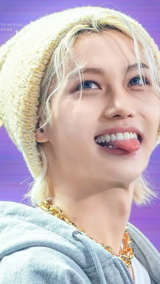 ai character: lee felix background