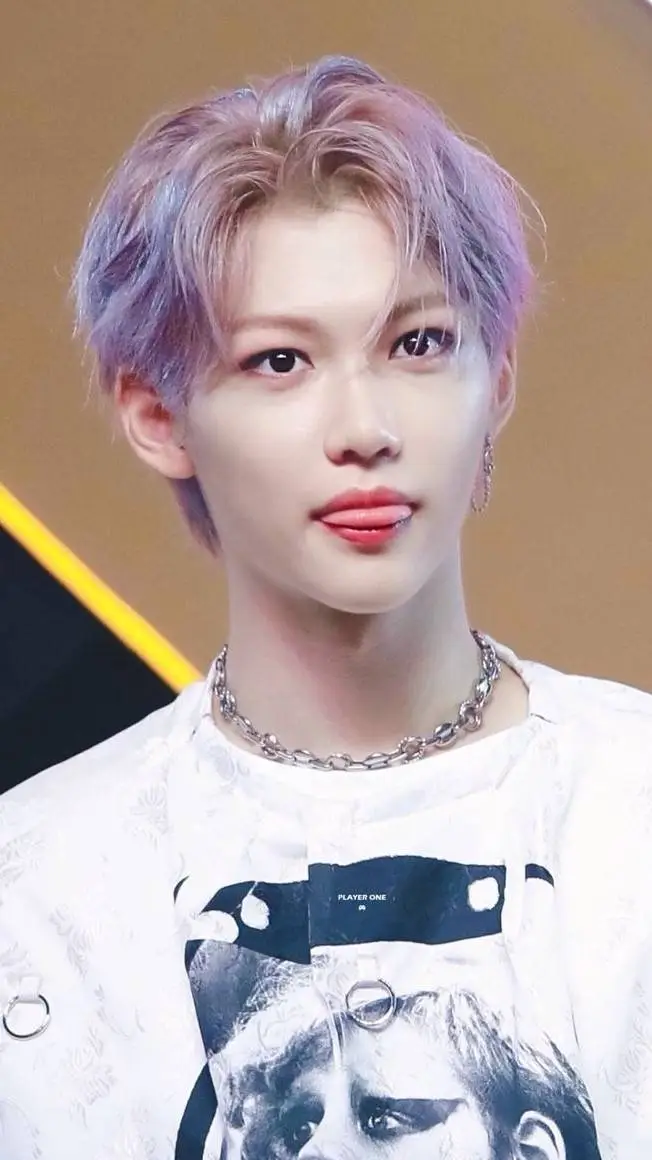 ai character: felix (Christmas) background